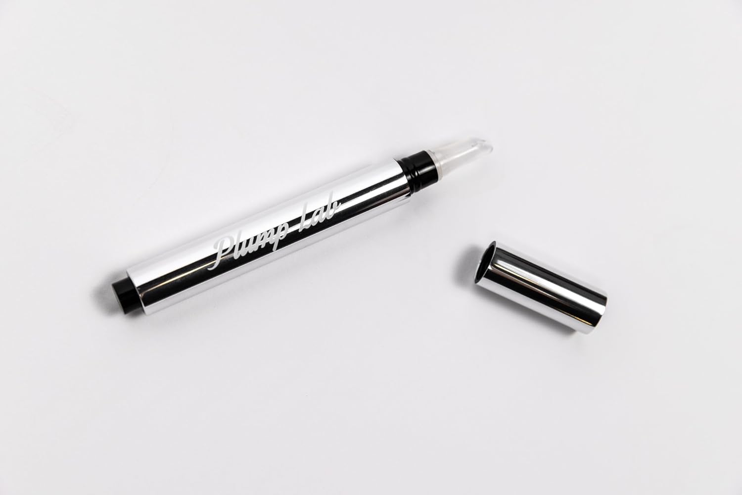 LIP PLUMPER PENTRU VOLUM INSTANT- Buze Mai Pline în Câteva Minute – Fără Injecții